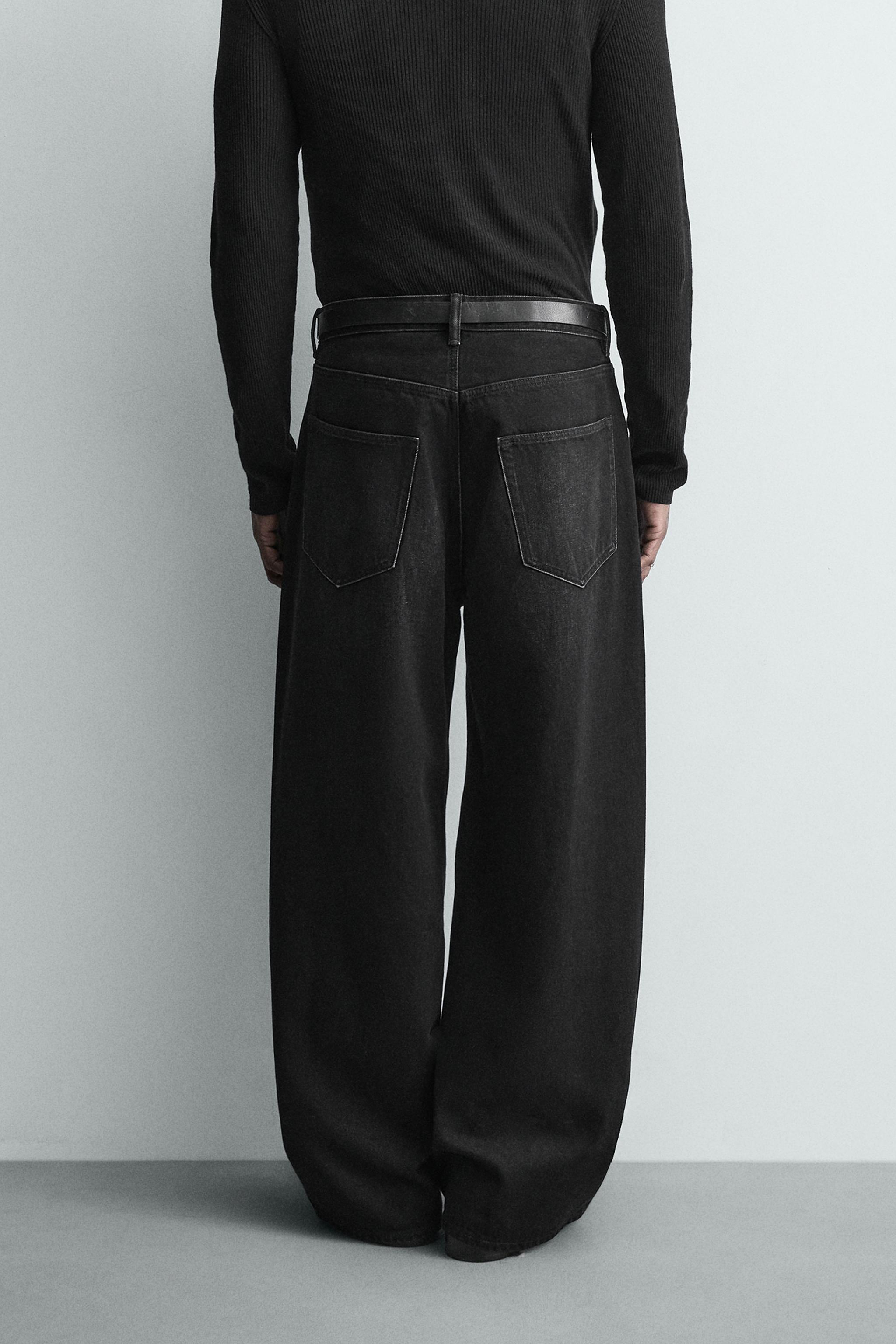 RIPPED BAGGY FIT JEANS
